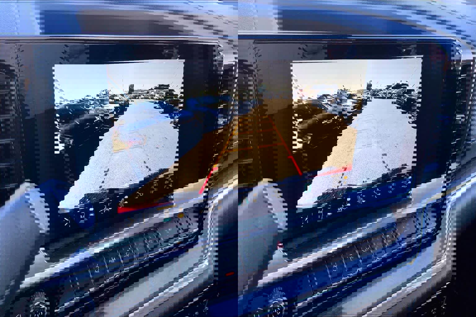 Used 2024 Chevrolet Silverado 2500 LTZ w/ LTZ Convenience Package image 26