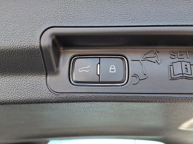 Certified 2022 Ford Explorer Limited w/ Limited Technology Package image 31