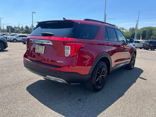Certified 2024 Ford Explorer XLT w/ Equipment Group 202A AWD/4WD image 4