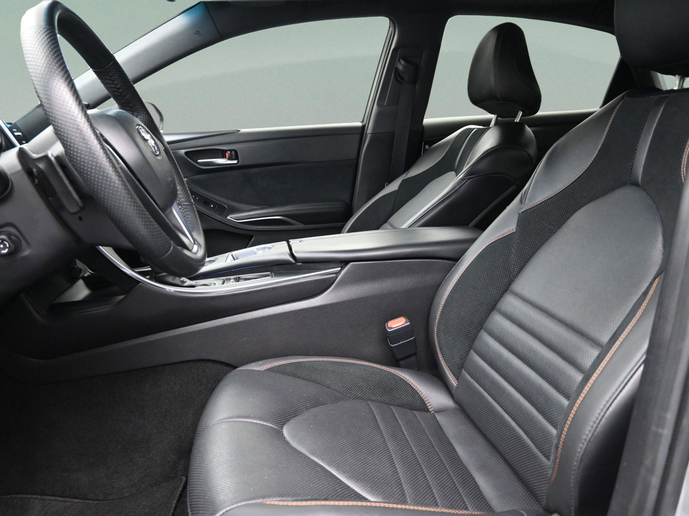 Used 2022 Toyota Avalon Touring image 42