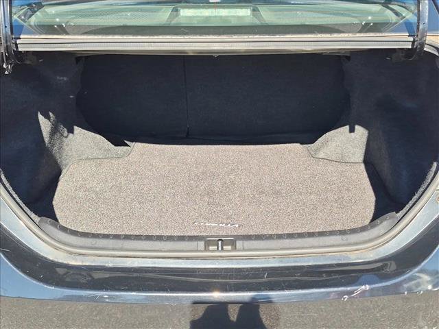 Used 2017 Toyota Corolla LE w/ Carpet Mat Package (TMS) FWD image 6