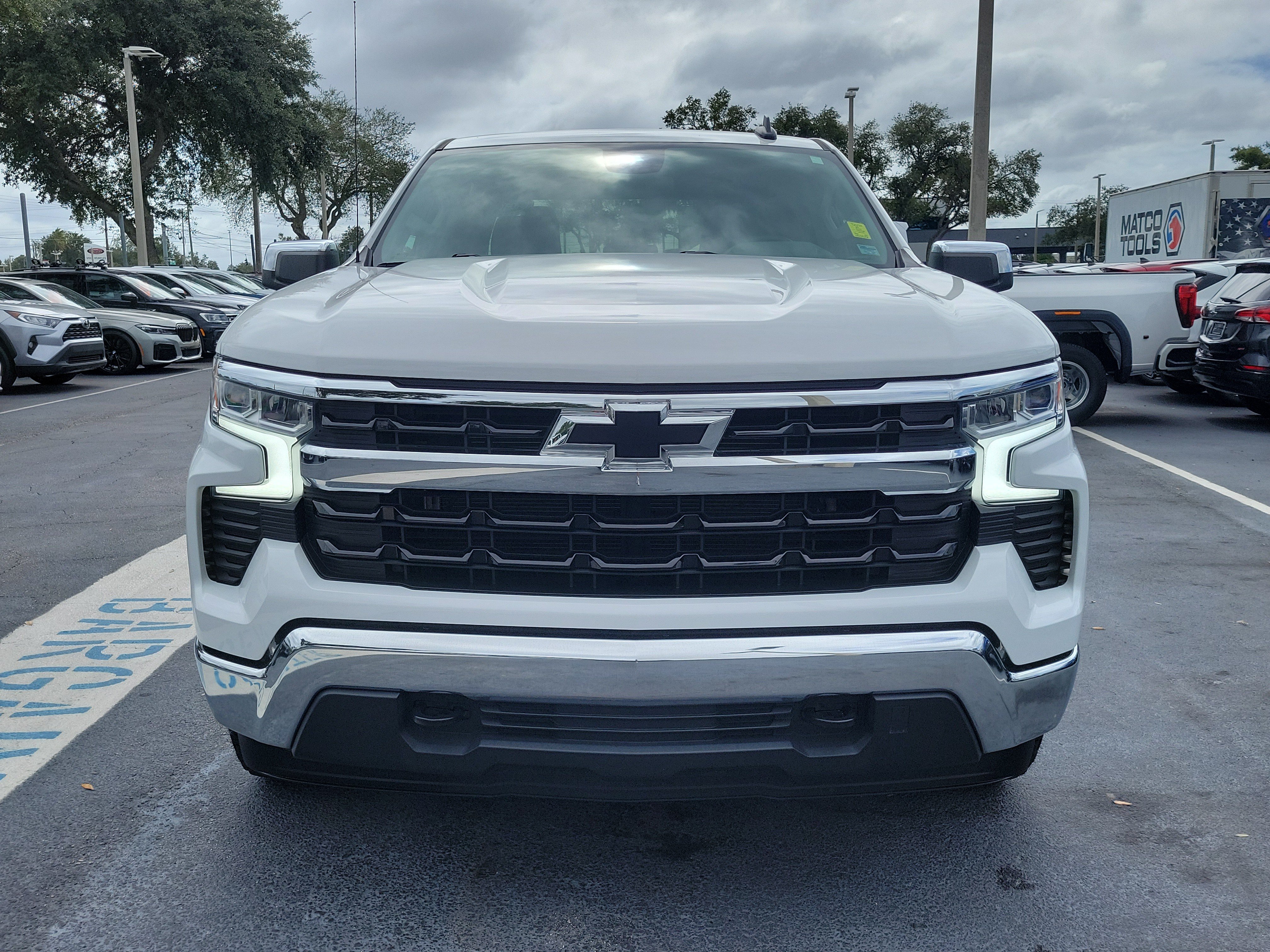 Used 2023 Chevrolet Silverado 1500 LT AWD/4WD image 2