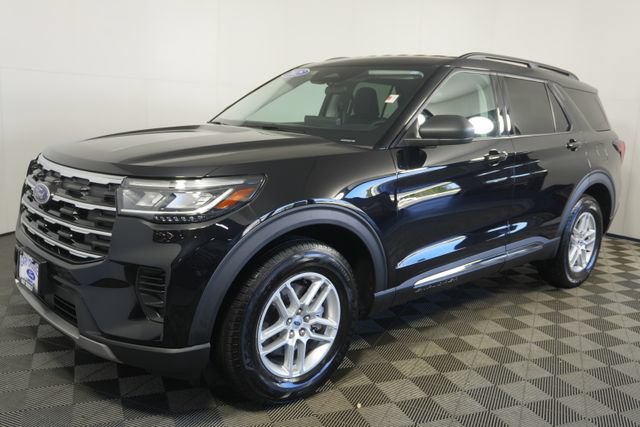 Certified 2025 Ford Explorer Active AWD/4WD image 7
