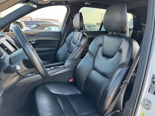 Used 2020 Volvo XC90 T6 Momentum w/ Protection Package Premier image 13