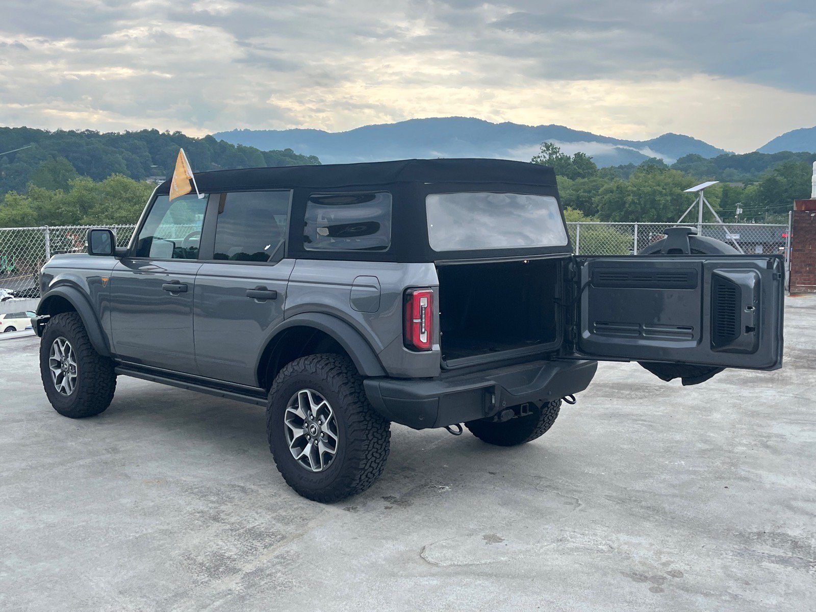 Certified 2024 Ford Bronco Badlands AWD/4WD image 4