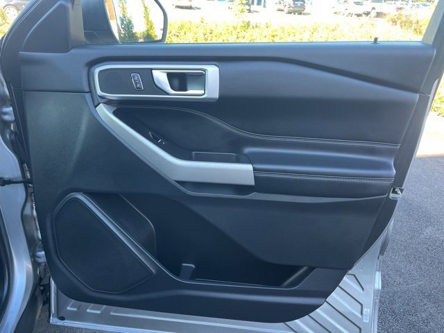 Certified 2022 Ford Explorer XLT w/ Equipment Group 202A image 31