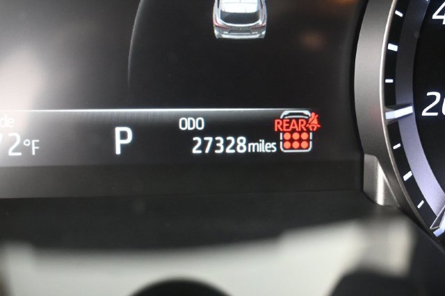 Used 2025 Toyota Highlander LE FWD image 18