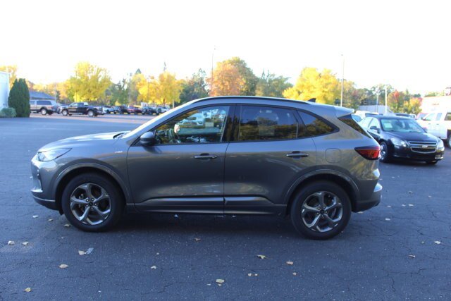 Certified 2024 Ford Escape ST-Line w/ Tech Pack #1 AWD/4WD image 9