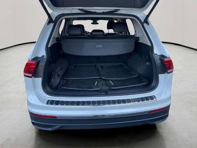 Used 2023 Volkswagen Tiguan SE AWD/4WD image 14