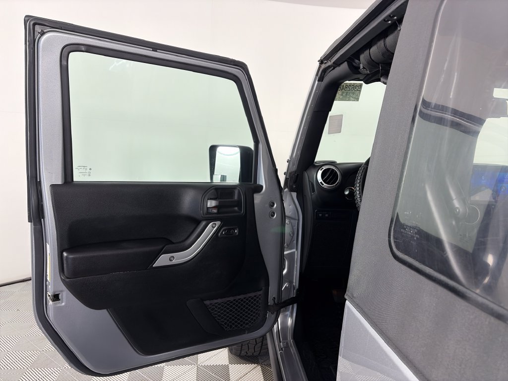 Used 2018 Jeep Wrangler Rubicon AWD/4WD image 10