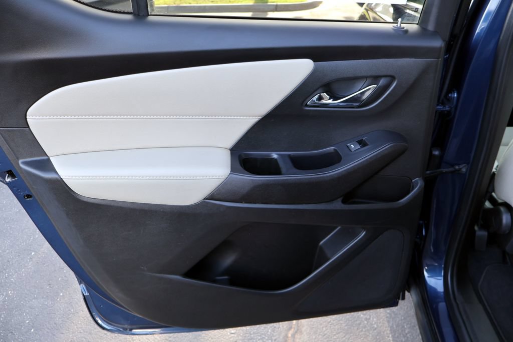 Used 2022 Chevrolet Traverse LS AWD/4WD image 24