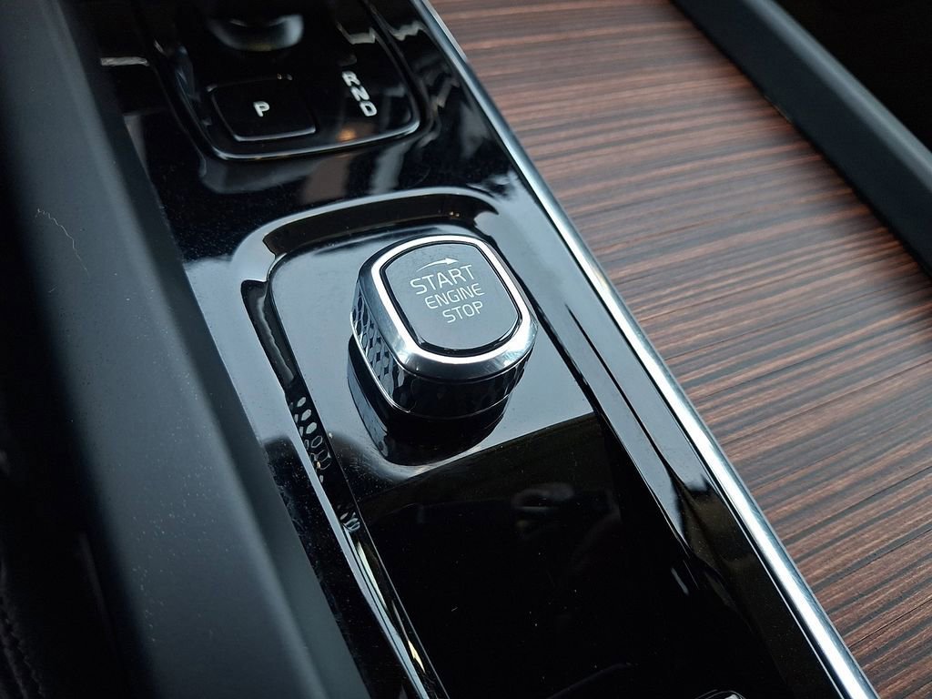 Used 2024 Volvo XC60 B5 Plus w/ Protection Package Premier AWD/4WD image 23