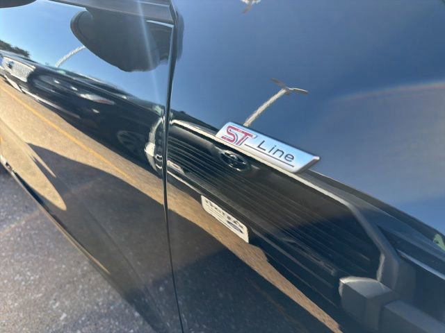 Certified 2023 Ford Escape ST-Line Elite w/ Premium Technology Package image 10