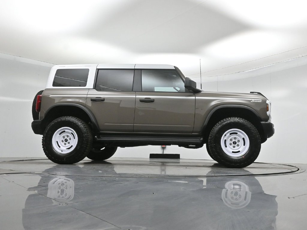 Certified 2026 Ford Bronco Heritage Edition AWD/4WD image 46