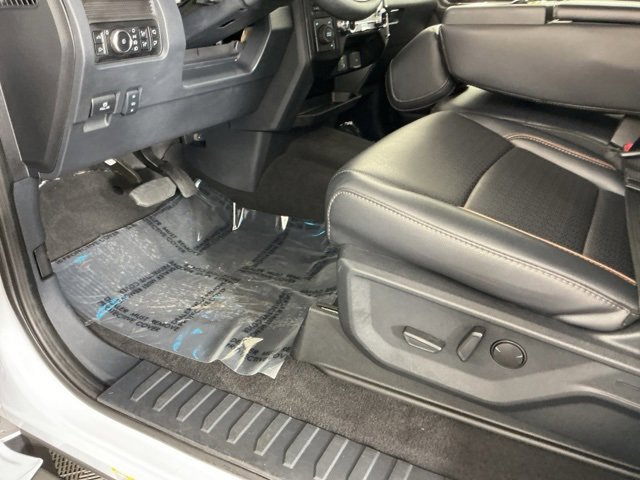 Certified 2025 Ford F450 Lariat w/ FX4 Off-Road Package image 18