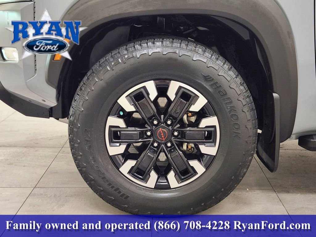 Used 2022 Nissan Frontier PRO-4X image 7