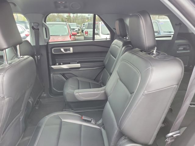 Certified 2024 Ford Explorer XLT w/ Equipment Group 202A image 27