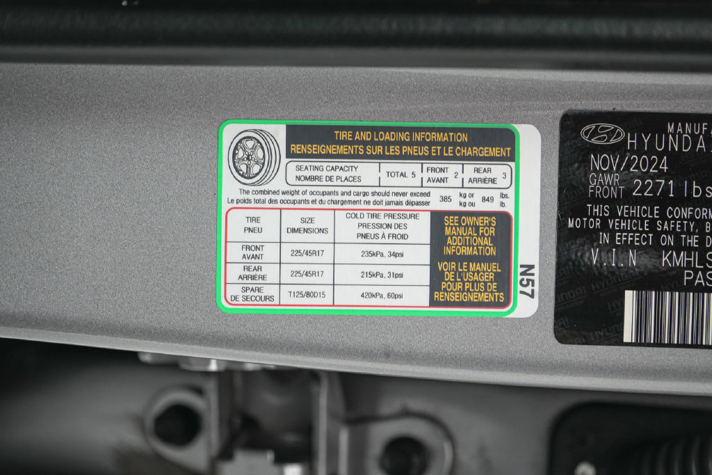 Used 2025 Hyundai Elantra SEL FWD image 24