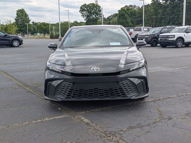 Used 2025 Toyota Camry SE FWD image 9