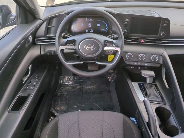 Used 2024 Hyundai Elantra SE image 15