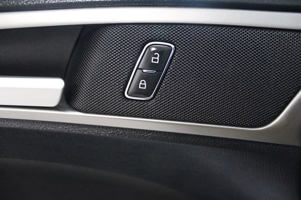 Certified 2020 Ford Fusion SE FWD image 14