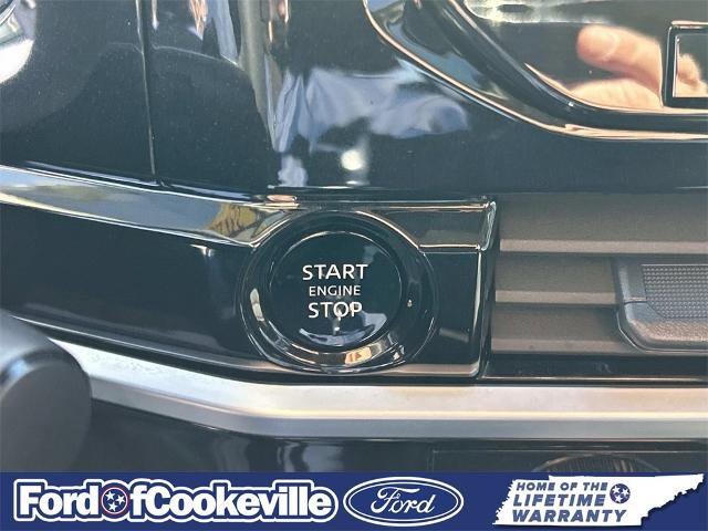 Used 2025 Nissan Pathfinder SL w/ Black Appearance Package image 33