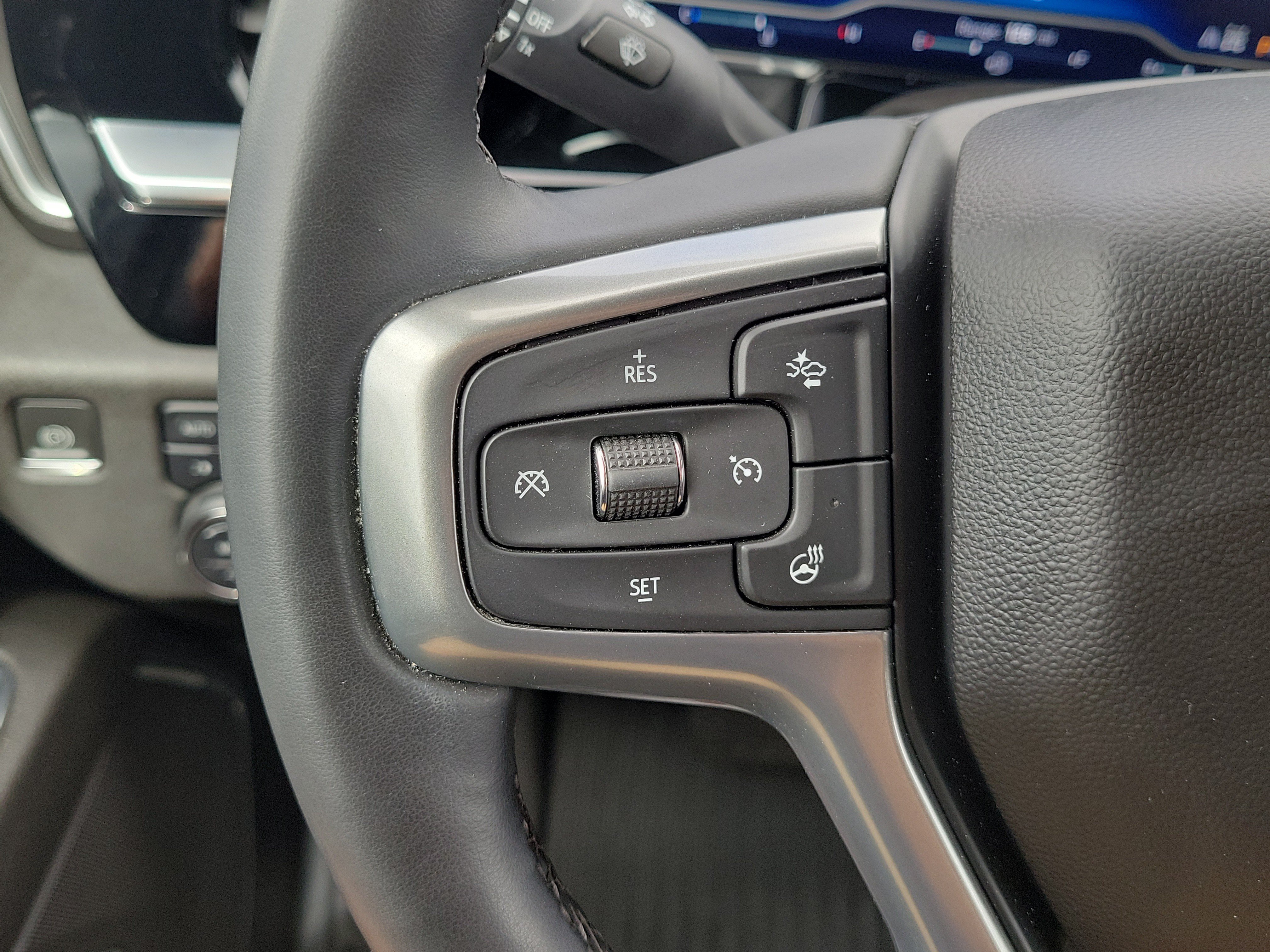 Used 2023 Chevrolet Silverado 1500 LT AWD/4WD image 25