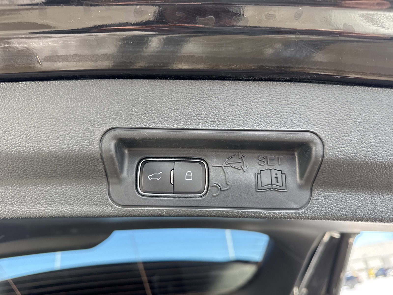 Certified 2023 Ford Explorer XLT image 38