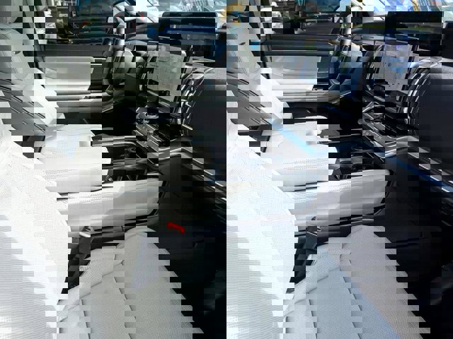 Certified 2025 Ford Expedition Platinum w/ Platinum Ultimate Package image 37