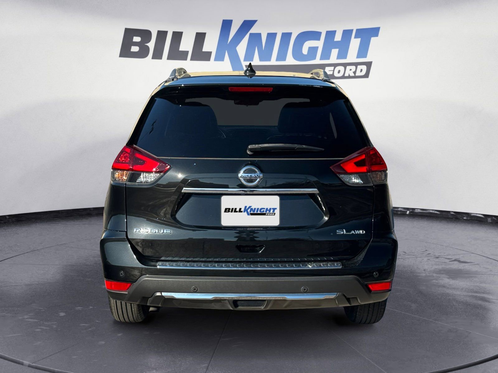 Used 2019 Nissan Rogue SV w/ Premium Package image 4