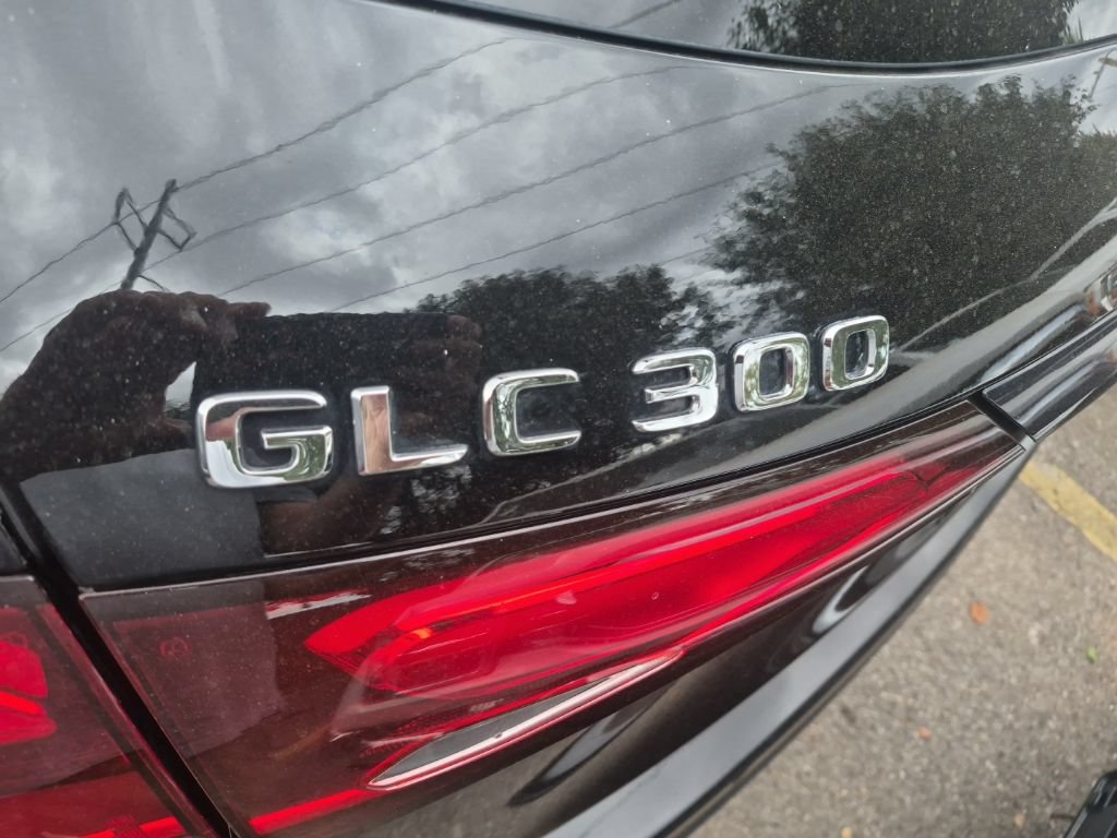 Used 2024 Mercedes-Benz GLC 300 4MATIC image 15