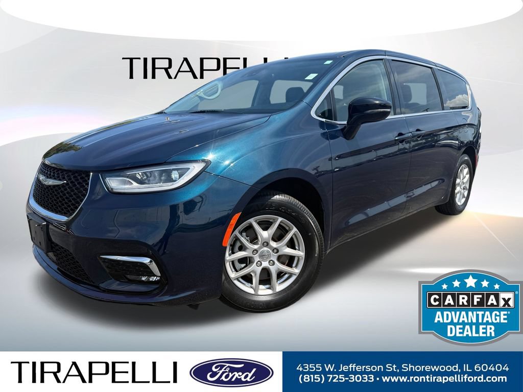 Used 2024 Chrysler Pacifica Touring-L FWD image 1