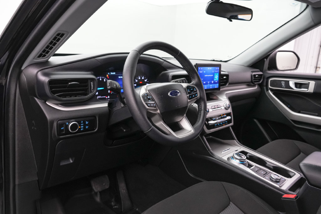 Certified 2024 Ford Explorer XLT AWD/4WD image 12