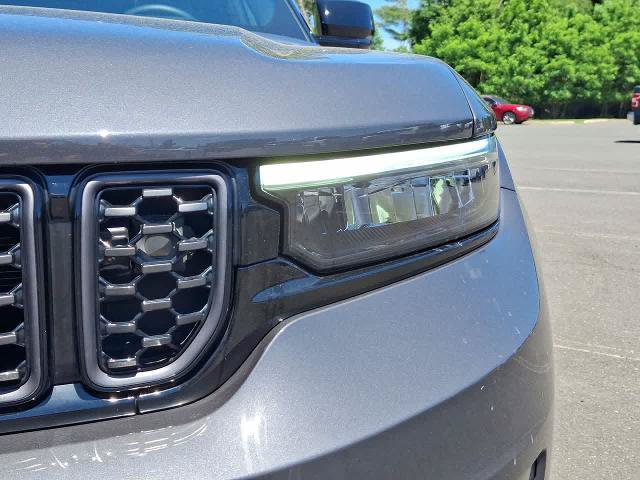 Used 2024 Jeep Grand Cherokee L Summit w/ Advanced Protech Group IV AWD/4WD image 30