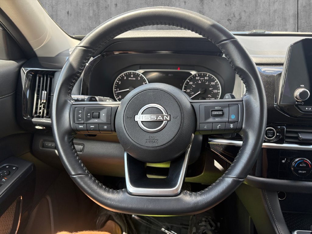 Used 2024 Nissan Pathfinder SV AWD/4WD image 13