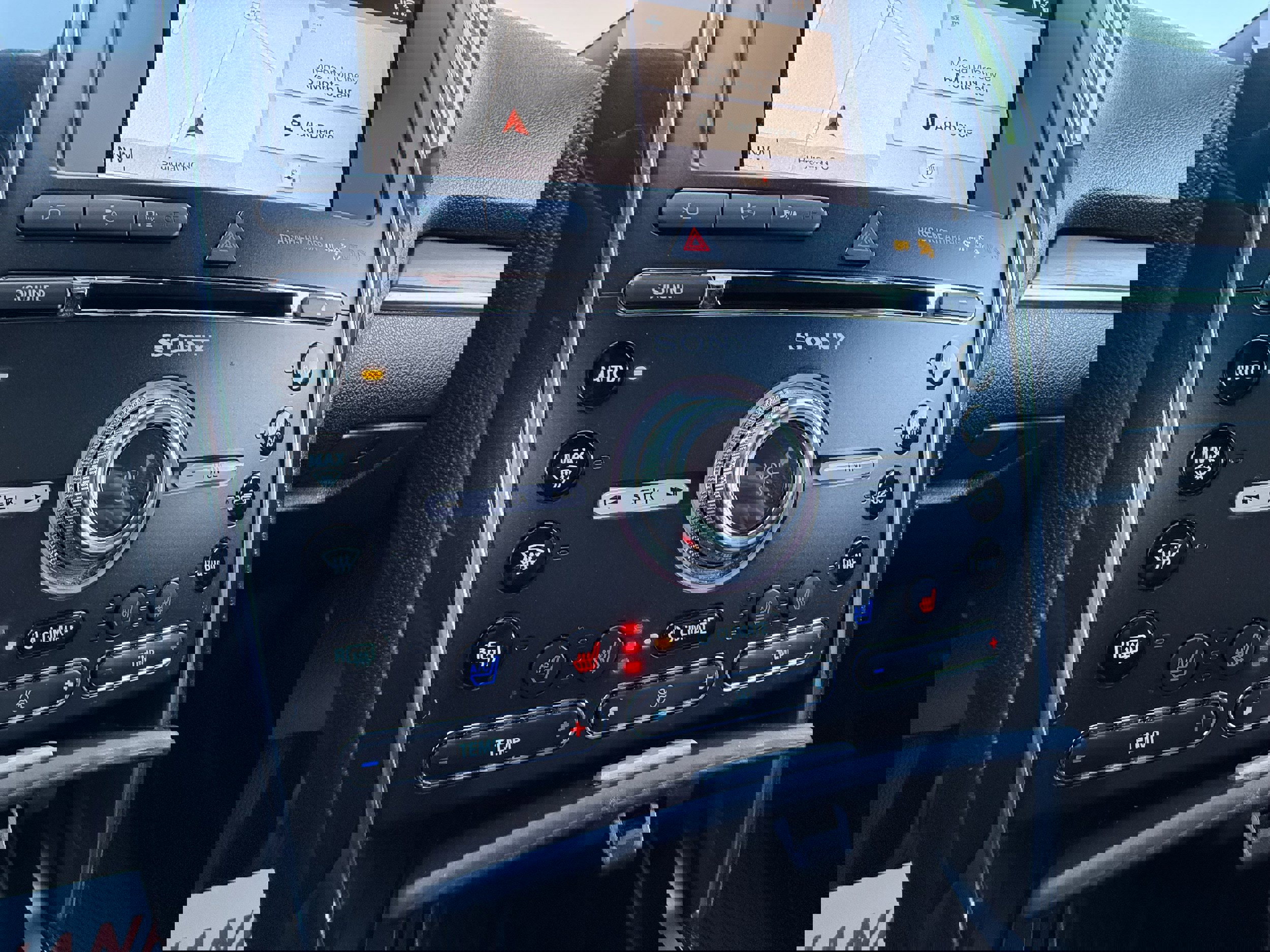 Certified 2018 Ford Explorer Limited w/ Equipment Group 301A image 19