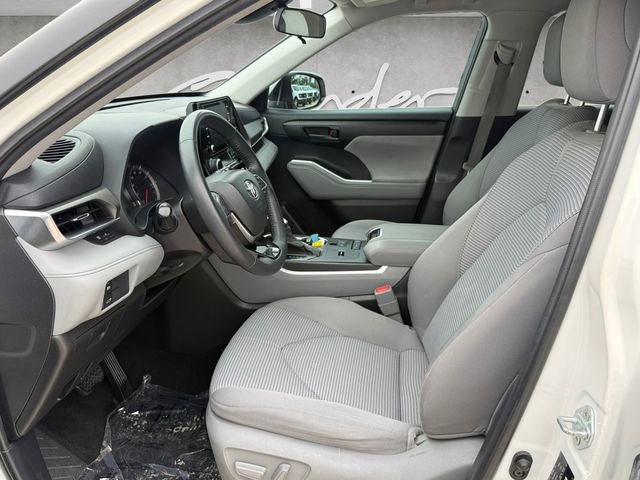 Used 2021 Toyota Highlander LE FWD image 20