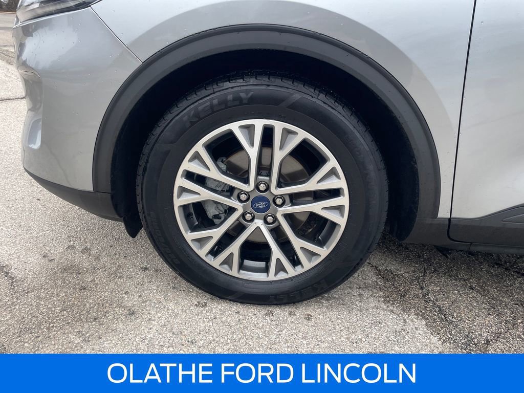 Certified 2022 Ford Escape SEL image 32