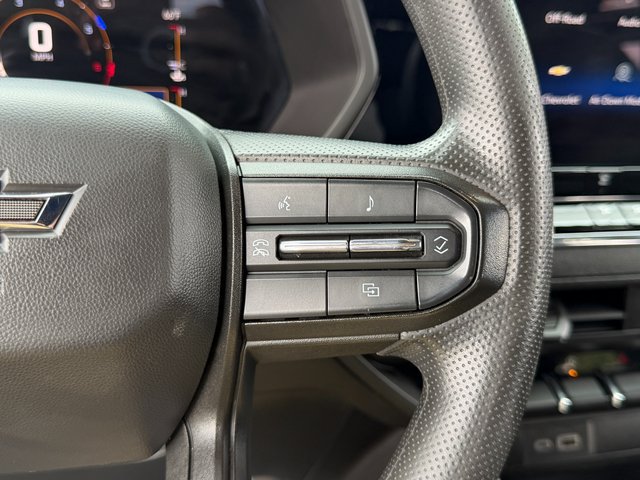 Used 2023 Chevrolet Colorado Trail Boss AWD/4WD image 39