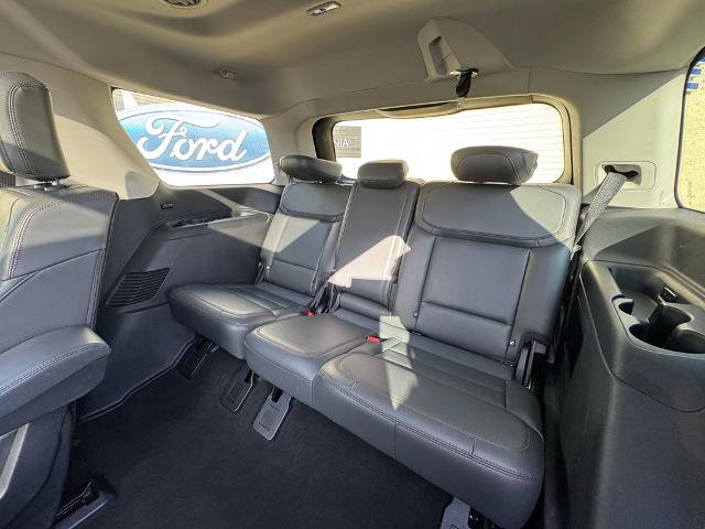 Certified 2025 Ford Expedition Active AWD/4WD image 26