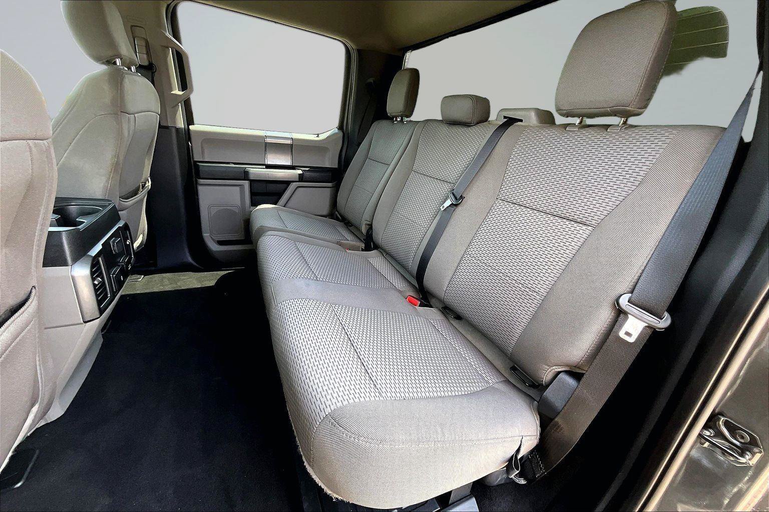 Certified 2020 Ford F250 XLT w/ XLT Premium Package AWD/4WD image 27