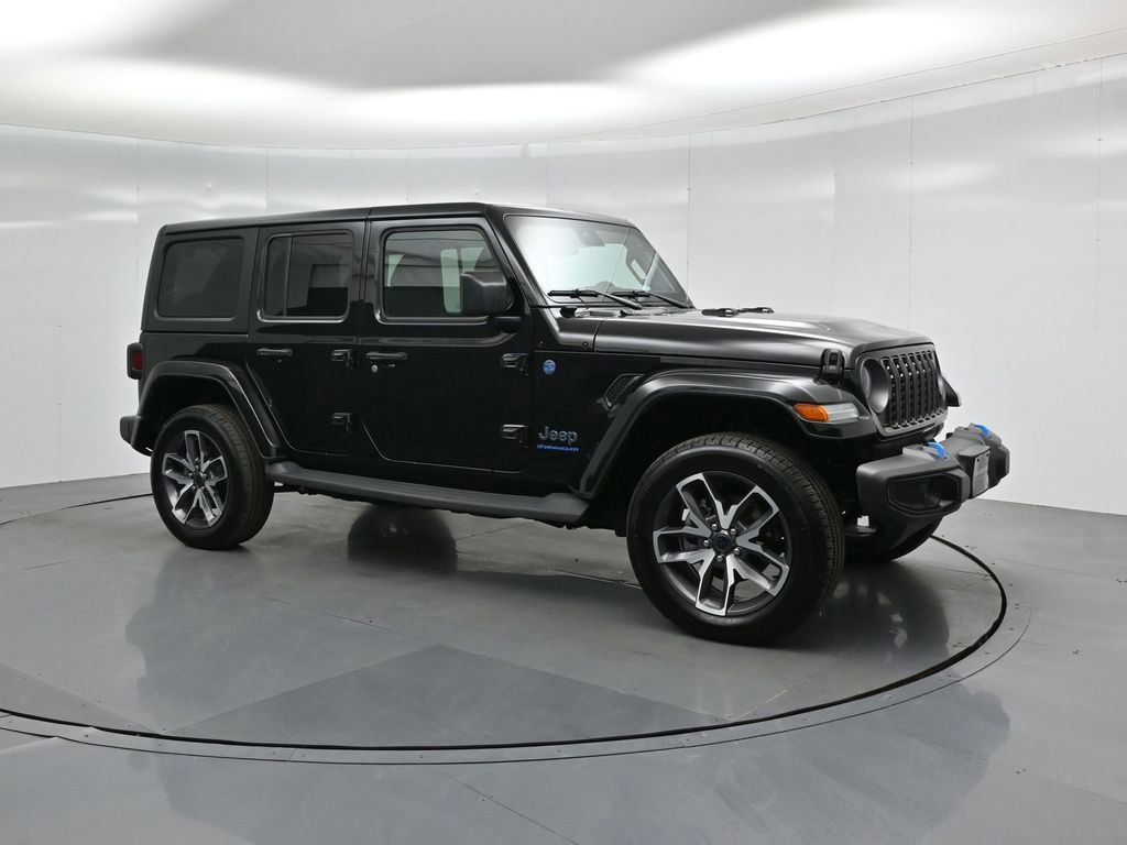 Used 2024 Jeep Wrangler Unlimited image 3