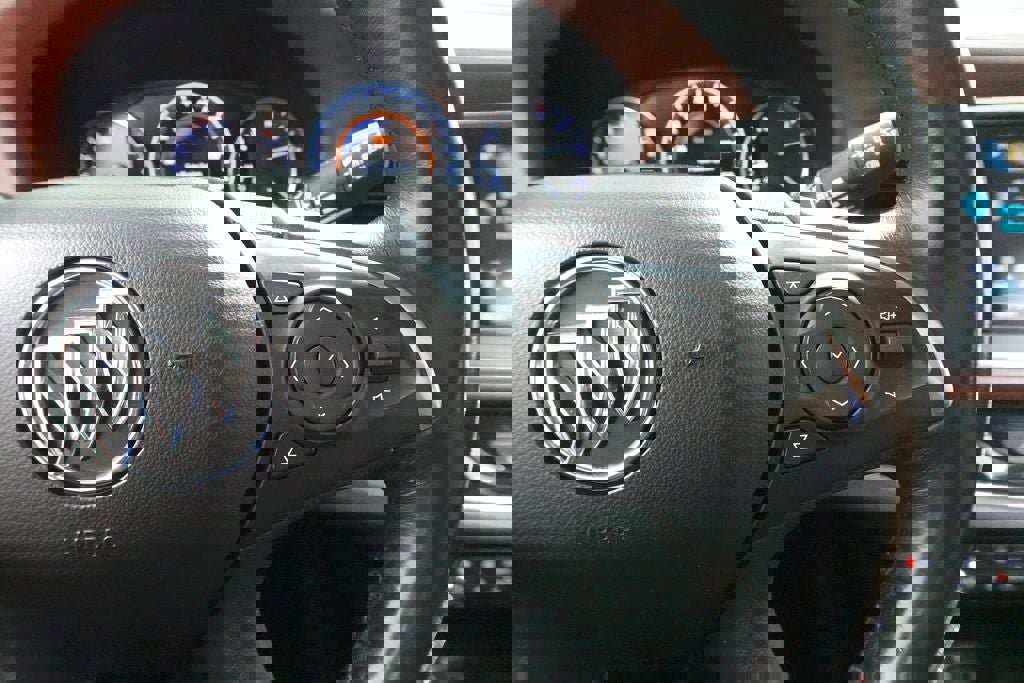 Used 2018 Buick Enclave Avenir w/ Avenir Technology Package AWD/4WD image 14