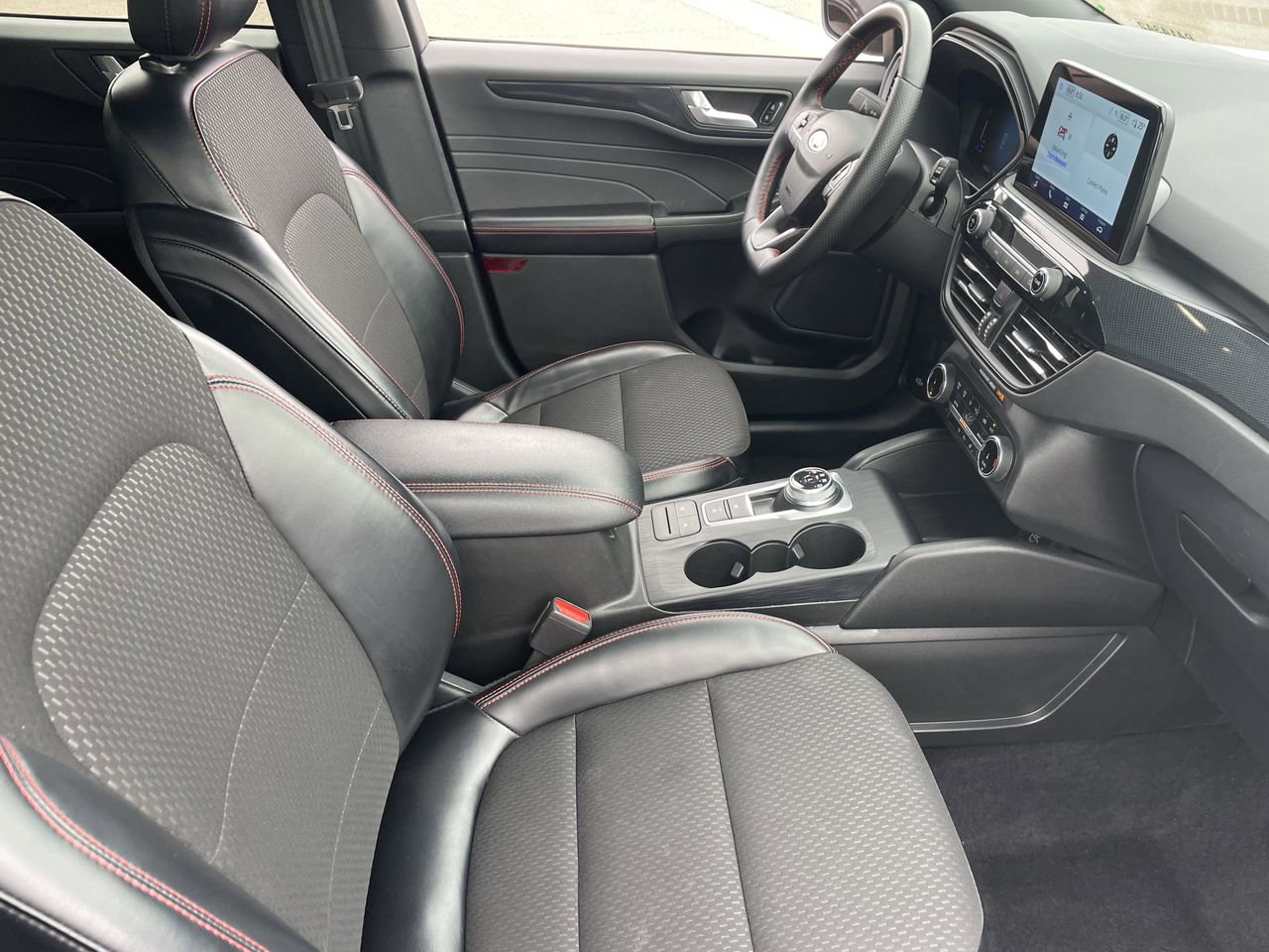 Certified 2024 Ford Escape ST-Line w/ Cold Weather Package FWD image 10