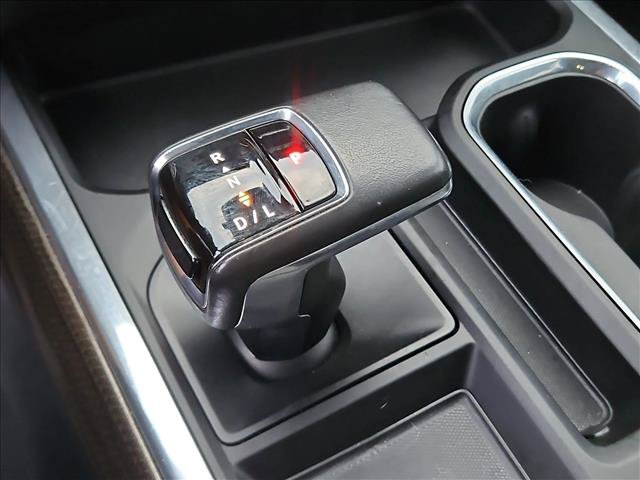 Used 2022 Chevrolet Silverado 1500 LT AWD/4WD image 12