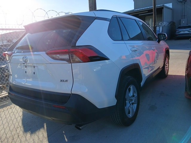 Used 2019 Toyota RAV4 XLE w/ Convenience Package image 2