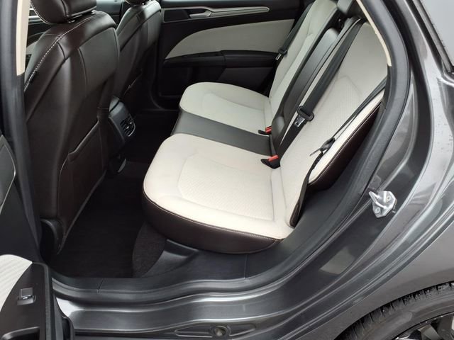 Certified 2019 Ford Fusion SE w/ Equipment Group 151A image 17
