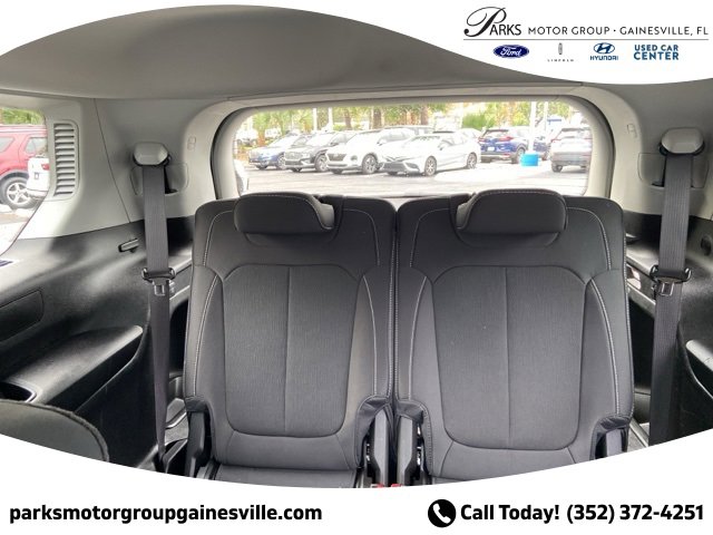 Used 2023 Jeep Grand Cherokee L Laredo image 13