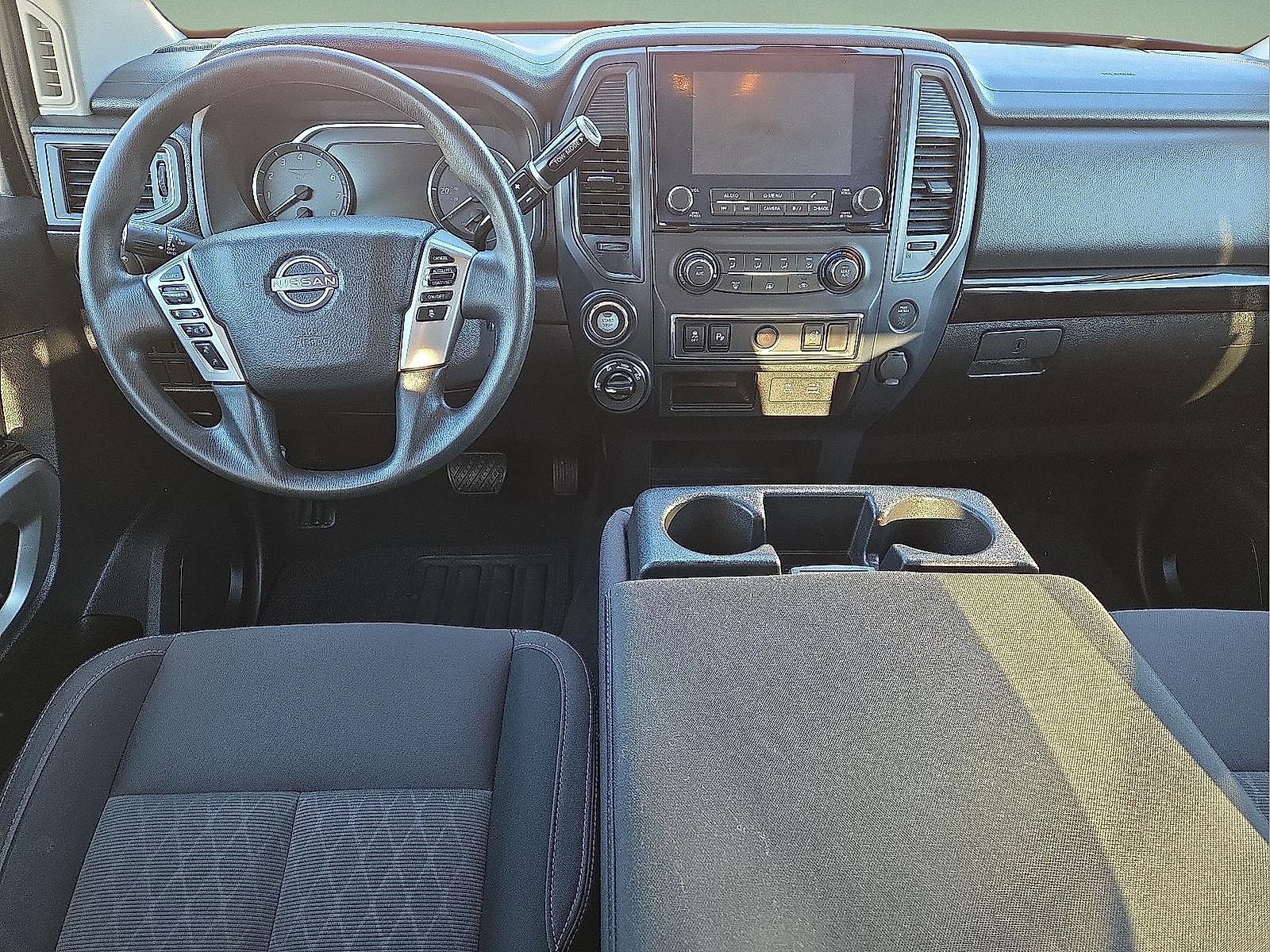 Used 2024 Nissan Titan SV image 11