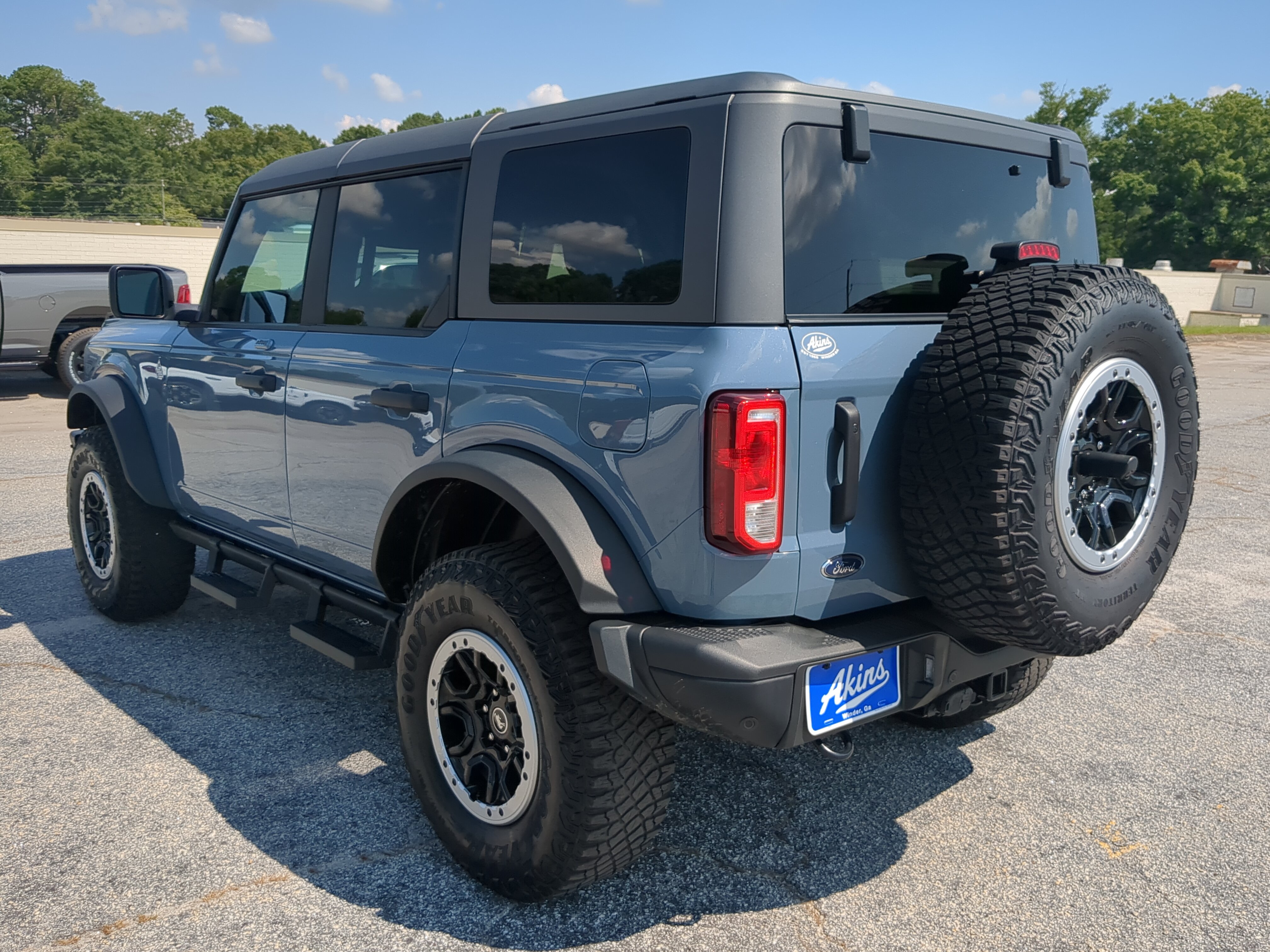 Certified 2023 Ford Bronco Black Diamond w/ Sasquatch Package AWD/4WD image 5